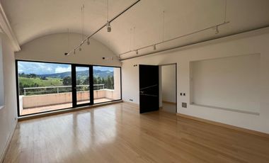 VENTA HERMOSA CASA LA CALERA CUNDINAMARCA COLOMBIA.
