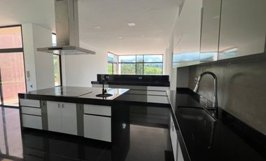 VENTA HERMOSA CASA LA CALERA CUNDINAMARCA COLOMBIA.