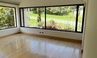 VENTA HERMOSA CASA LA CALERA CUNDINAMARCA COLOMBIA.