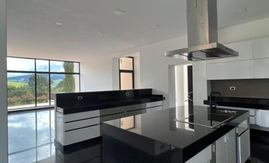 VENTA HERMOSA CASA LA CALERA CUNDINAMARCA COLOMBIA.