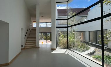 VENTA HERMOSA CASA LA CALERA CUNDINAMARCA COLOMBIA.