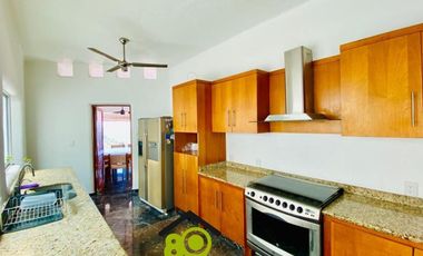 Casa EN VENTA de 4 Recámaras en MARINA BRISAS