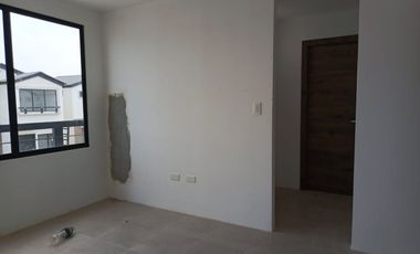 Casa de venta en la Urbanización Los Prados, por estrenar, 4 dormitorios.