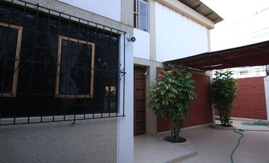 LINDA CASA EN VENTA –O - ALQUILER- URB. SAN ISIDRO - PIURA