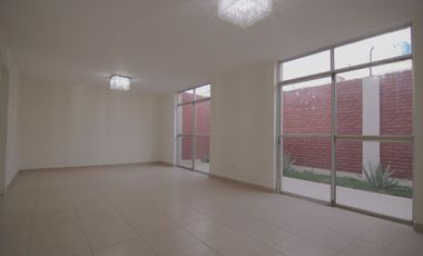 LINDA CASA EN VENTA –O - ALQUILER- URB. SAN ISIDRO - PIURA