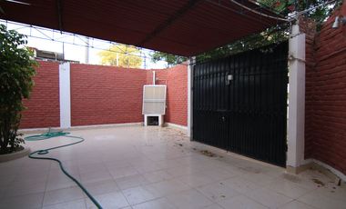 LINDA CASA EN VENTA –O - ALQUILER- URB. SAN ISIDRO - PIURA