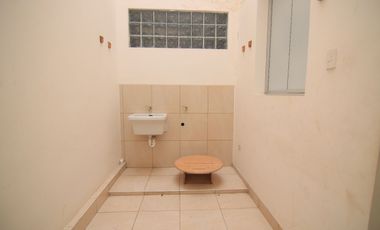 LINDA CASA EN VENTA –O - ALQUILER- URB. SAN ISIDRO - PIURA