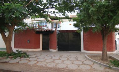 LINDA CASA EN VENTA –O - ALQUILER- URB. SAN ISIDRO - PIURA