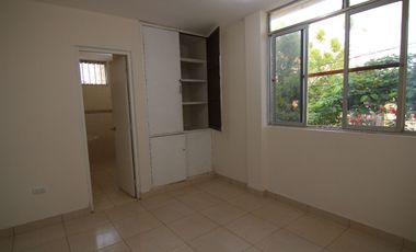 LINDA CASA EN VENTA –O - ALQUILER- URB. SAN ISIDRO - PIURA