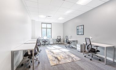 Oficina privada con todos los servicios incluidos para ti y tu equipo en Chia, Spaces Sybellius