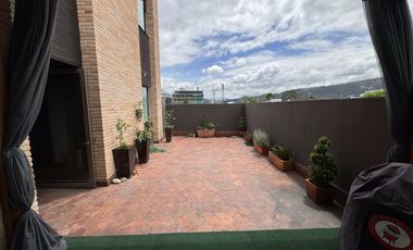 EN VENTA LUJOSO DEPARTAMENTO GRANDE Y CENTRICO, CON 3 HABITACIONES Y 2 TERRAZAS PRIVADAS, CUENCA, ECUADOR.
