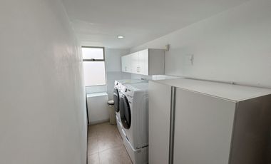 EN VENTA LUJOSO DEPARTAMENTO GRANDE Y CENTRICO, CON 3 HABITACIONES Y 2 TERRAZAS PRIVADAS, CUENCA, ECUADOR.