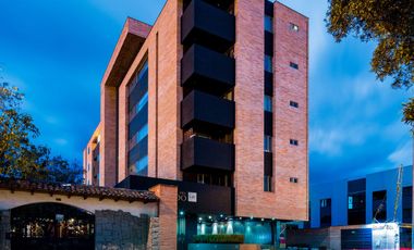 EN VENTA LUJOSO DEPARTAMENTO GRANDE Y CENTRICO, CON 3 HABITACIONES Y 2 TERRAZAS PRIVADAS, CUENCA, ECUADOR.
