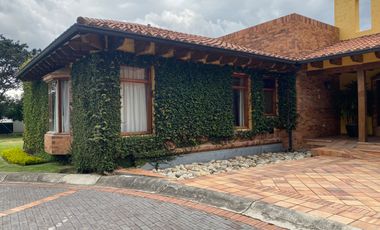 SE VENDE HERMOSA PROPIEDAD EN PUEMBO (PROX ARRAYANES)