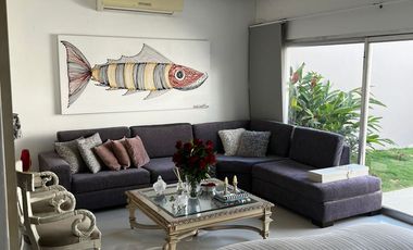 VENTA BONITA CASA DUPLEX EN BARRIO VILLASANTOS