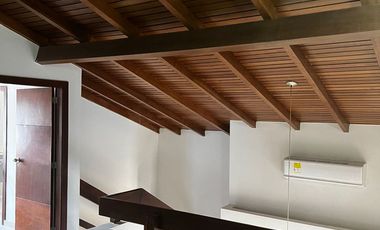 VENTA BONITA CASA DUPLEX EN BARRIO VILLASANTOS