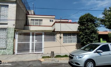 Casa en venta en Valle de Santa Mónica Tlalnepantla de Baz