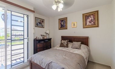 CASA DE 3 RECÁMARAS, ALBERCAS, AMENIDADES Y SEGURIDAD, A 15 MINUTOS DE CUERNAVACA.