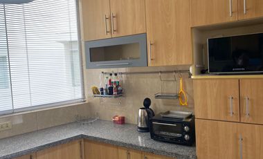 DUPLEX EN VENTA EN SURCO (LIMITE CON MIRAFLORES)