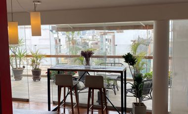 DUPLEX EN VENTA EN SURCO (LIMITE CON MIRAFLORES)