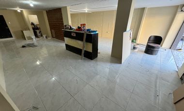 En alquiler local comercial el Albocentro 5 frente a Fybeca de la alborada