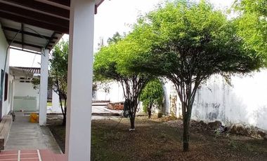 CENTRAL Y AMPLIA CASA-LOTE PARA PROYECTO COMERCIAL EN MARIQUITA (TOLIMA) EN VENTA