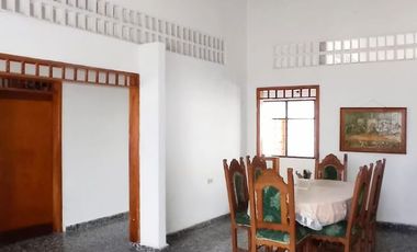 CENTRAL Y AMPLIA CASA-LOTE PARA PROYECTO COMERCIAL EN MARIQUITA (TOLIMA) EN VENTA