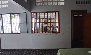 CENTRAL Y AMPLIA CASA-LOTE PARA PROYECTO COMERCIAL EN MARIQUITA (TOLIMA) EN VENTA