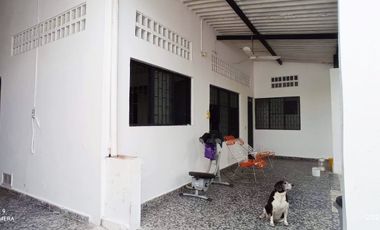 CENTRAL Y AMPLIA CASA-LOTE PARA PROYECTO COMERCIAL EN MARIQUITA (TOLIMA) EN VENTA