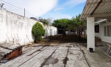 CENTRAL Y AMPLIA CASA-LOTE PARA PROYECTO COMERCIAL EN MARIQUITA (TOLIMA) EN VENTA