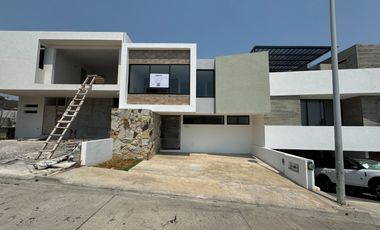 CASA EN VENTA EN PASEO DEL PARQUE CON ROOFGARDEN