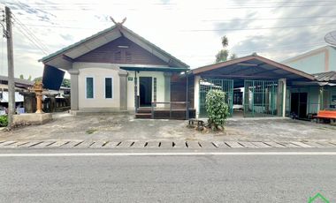 House for sale beside superhighway road, Maetha, Lamphun