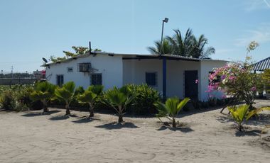 SE VENDE HERMOSA CASA CABAÑA EN LAS PLAYAS DE CIENAGA MAGDALENA