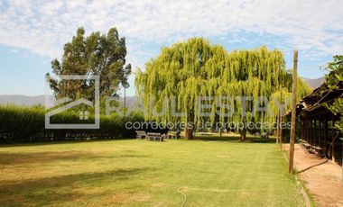 Vendemos terreno con piscina y jardines en Curimón
