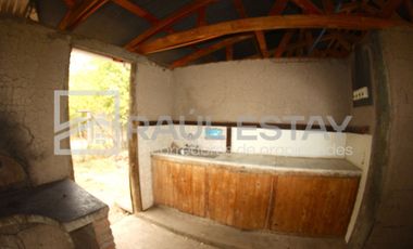 Vendemos terreno con piscina y jardines en Curimón