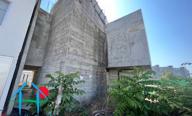Casa en obra gris, Roof garden, 3 niveles