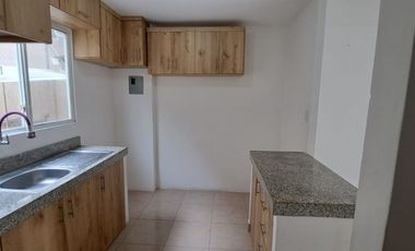 Alquiler  de casa de dos pisos  en Urbanizacion Villa Bonita , norte de Guayaquil.