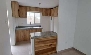 Alquiler  de casa de dos pisos  en Urbanizacion Villa Bonita , norte de Guayaquil.