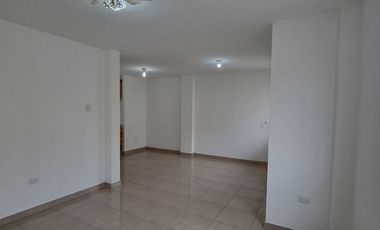 Alquiler  de casa de dos pisos  en Urbanizacion Villa Bonita , norte de Guayaquil.