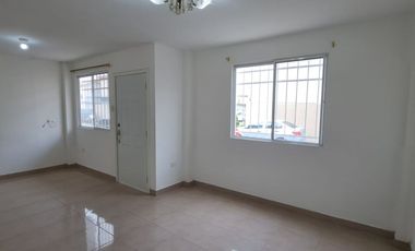Alquiler  de casa de dos pisos  en Urbanizacion Villa Bonita , norte de Guayaquil.