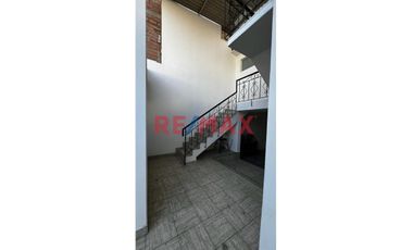 Hermosa Casa Urb. Los Pinos. Chimbote ID 1089416