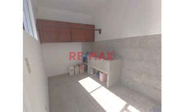 Hermosa Casa Urb. Los Pinos. Chimbote ID 1089416