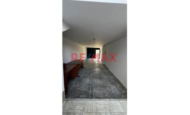 Hermosa Casa Urb. Los Pinos. Chimbote ID 1089416