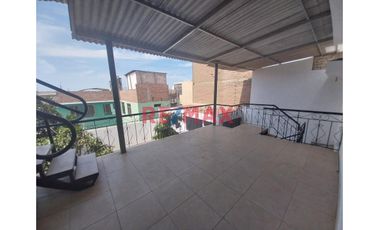 Hermosa Casa Urb. Los Pinos. Chimbote ID 1089416