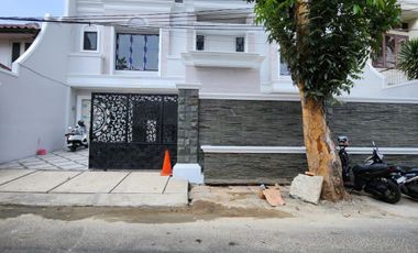 Rumah mewah akses jalan lebar di Tebet Jakarta Selatan