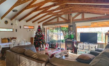 Se vende hermosa casa en Curacavi centro.