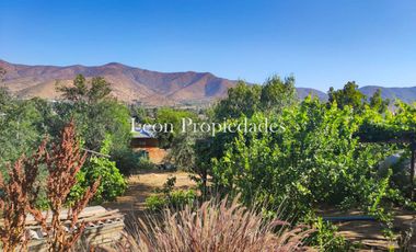 Se vende hermosa casa en Curacavi centro.