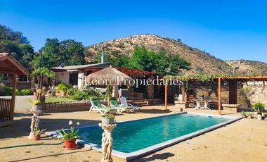 Se vende hermosa casa en Curacavi centro.