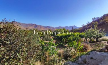 Se vende hermosa casa en Curacavi centro.