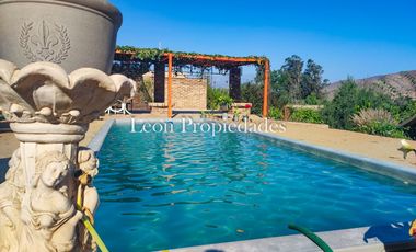 Se vende hermosa casa en Curacavi centro.